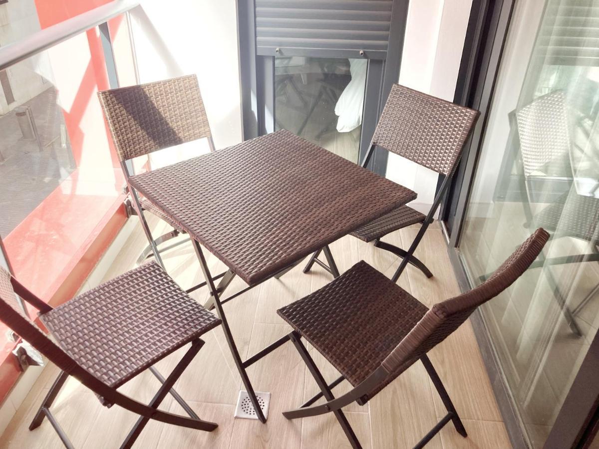 La Naval Flat W Garage Apartment *